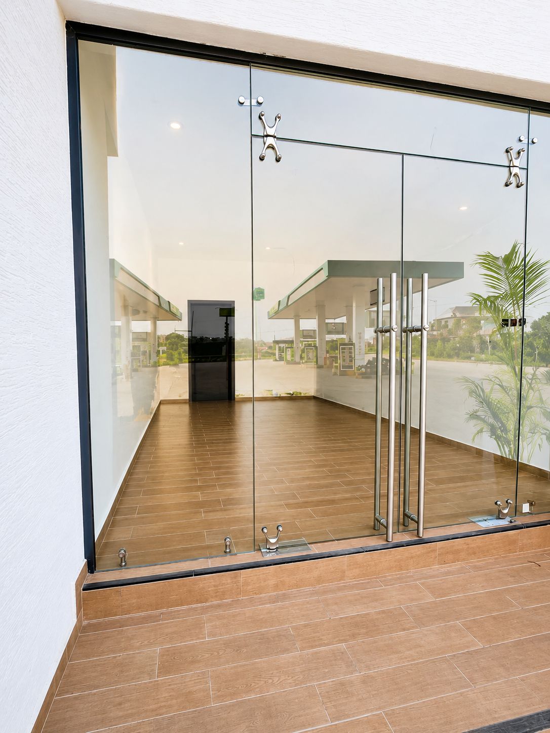 Frameless Glass Office Front